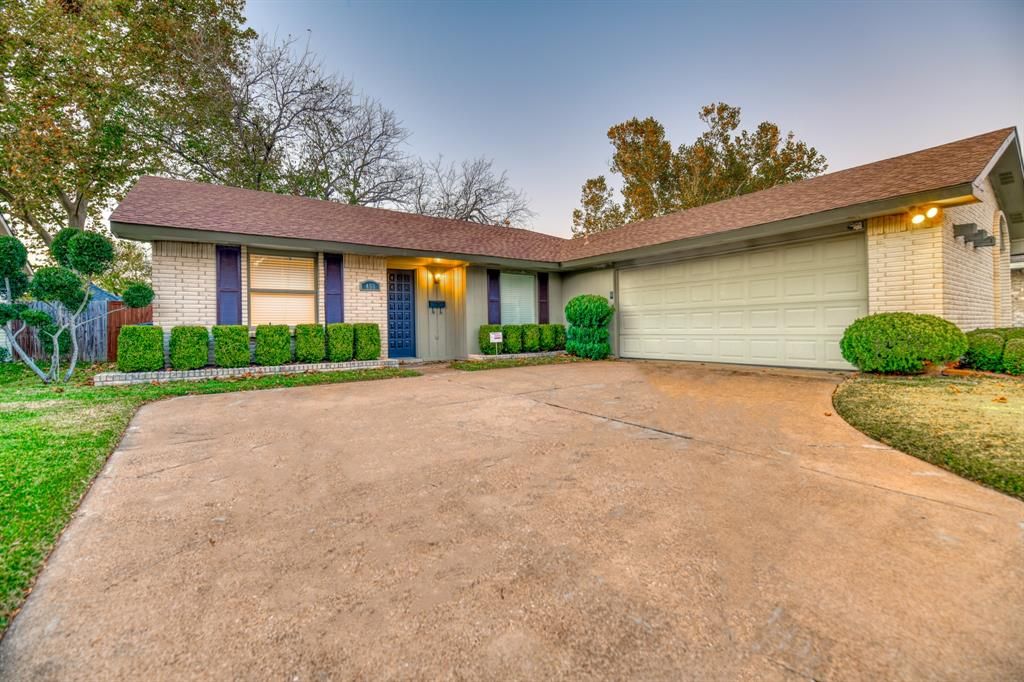 453 Clearfield Dr, Garland, TX 75043