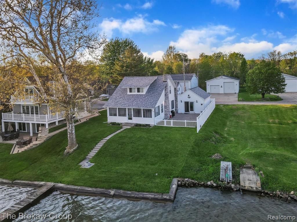 8442 N Shore Dr, Clarklake, MI 49234