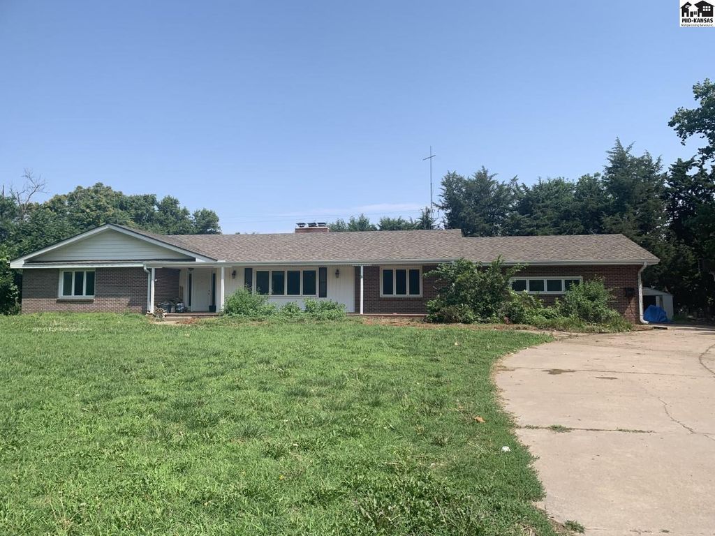 1435 Avenue N, Lyons, KS 67554 Trulia