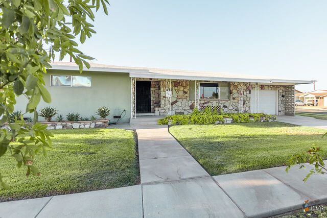303 W 2nd St, Imperial, CA 92251