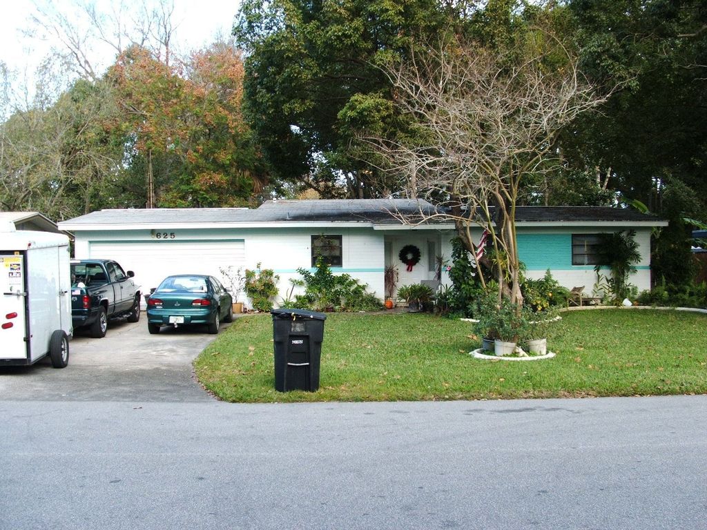 625 Westward Cir, Holly Hill, FL 32117