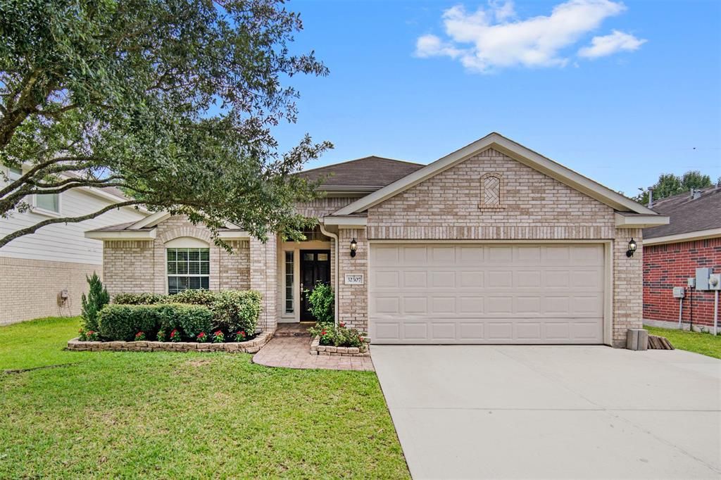 32307 Willow Creek Park, Conroe, TX 3 Bed, 2 Bath Single 32307 Willow Creek Park, Conroe, TX 3 Bed, 2 Bath Single