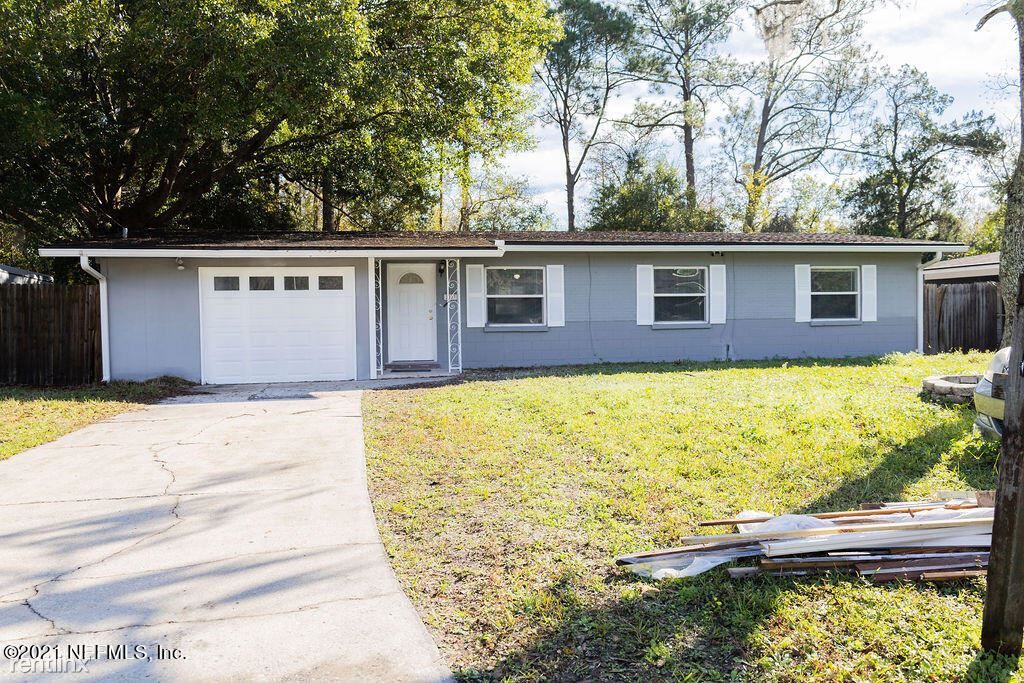 2003 Rayben Dr, Jacksonville, FL 32246