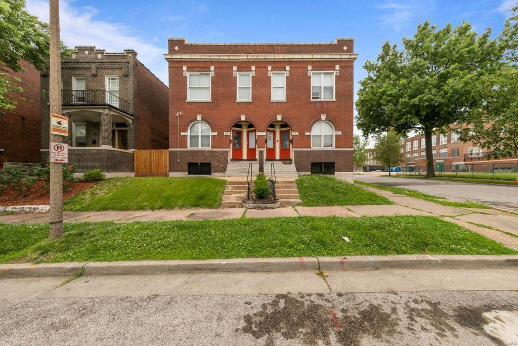2201 Jules St, Saint Louis, MO 63104