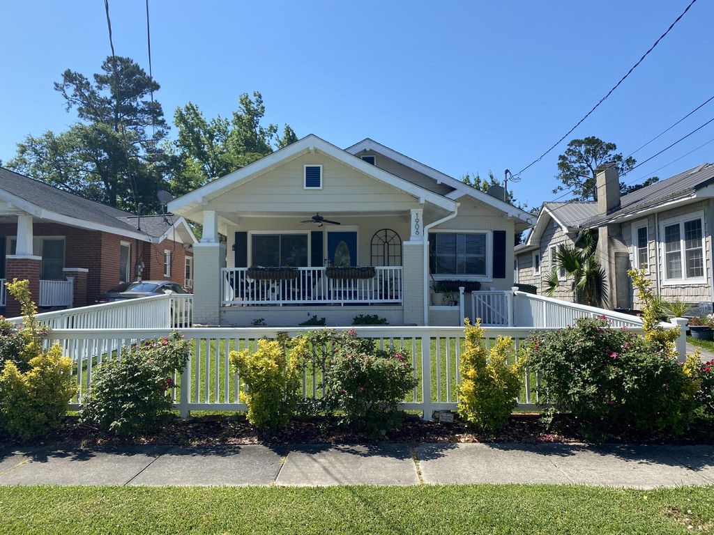 1906 Nun St, Wilmington, NC 28403