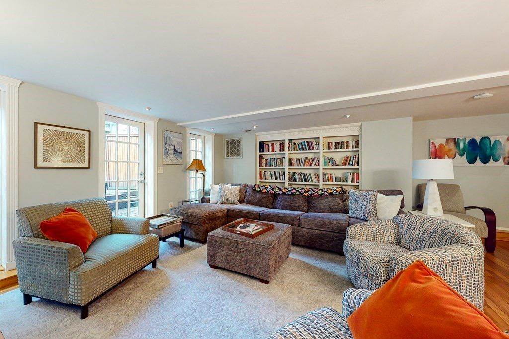 85 Dartmouth St #1, Boston, MA 02116