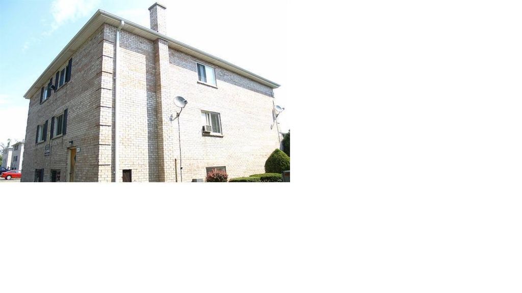 10374 Michael Todd Ter #GS, Glenview, IL 60025