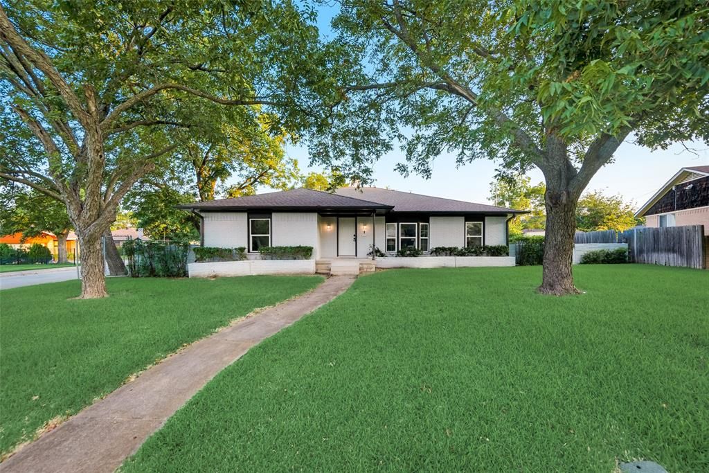 1204 Willow Glen Dr, Dallas, TX 75232