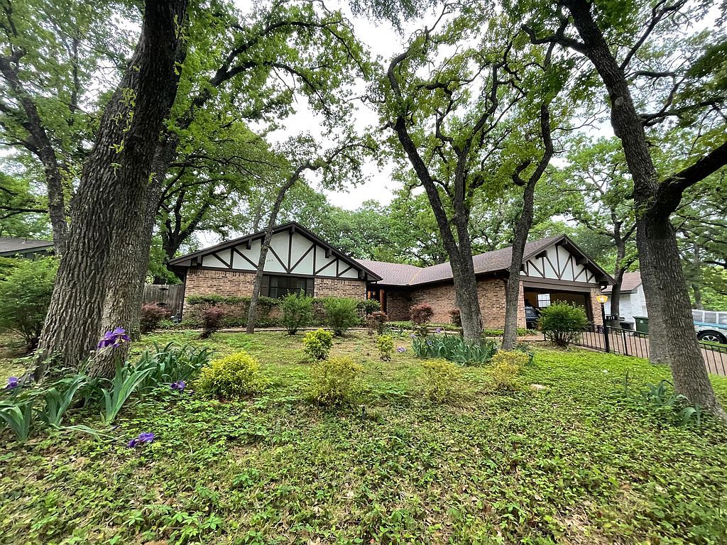 217 Cedar St, Mansfield, TX 76063