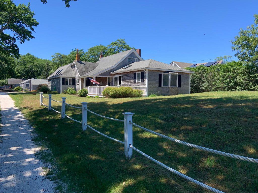 142 Rock Harbor Rd, Orleans, MA 02653