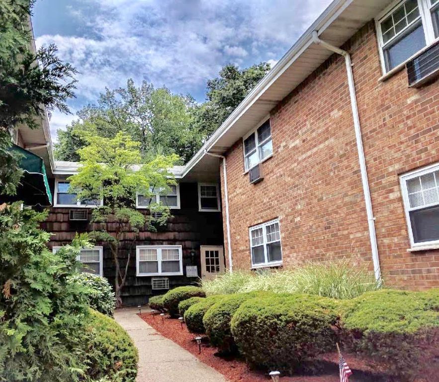 162 Belleville Ave 3B, Bloomfield, NJ 2 Bed, 1 Bath Condo 12