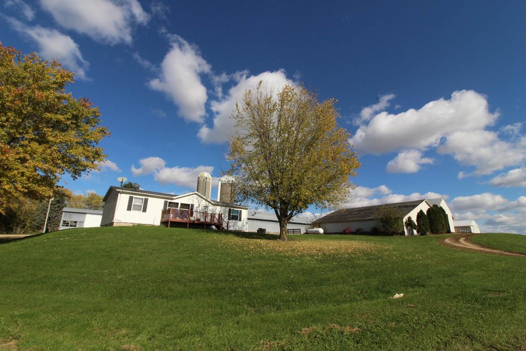 1531 W Ridge Rd, Orangeville, IL 61060
