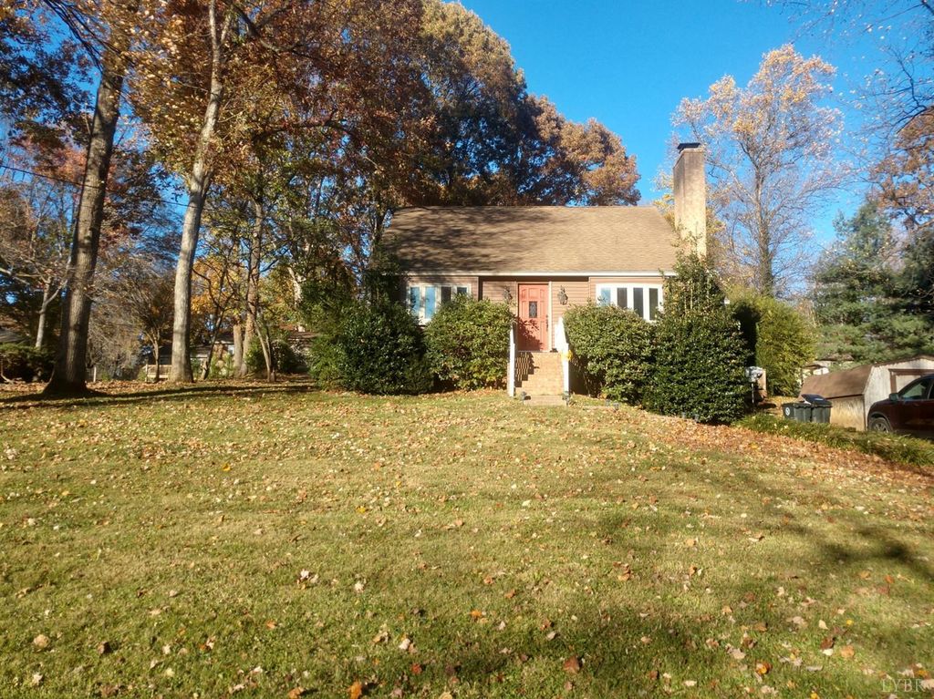 214 Forest Dale Dr, Forest, VA 24551