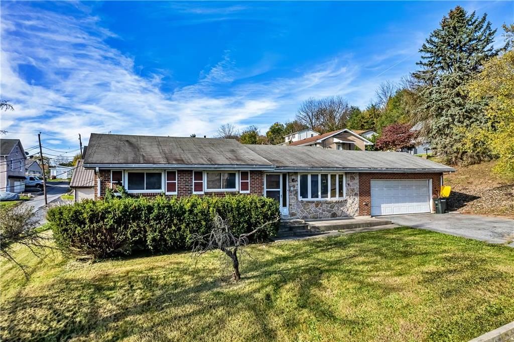5359 5th St, Whitehall, PA 18052