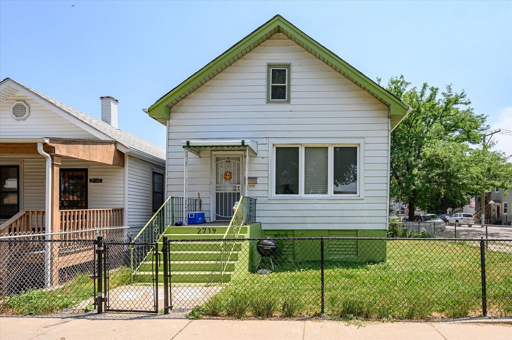 2719 S Hillock Ave, Chicago, IL 60608