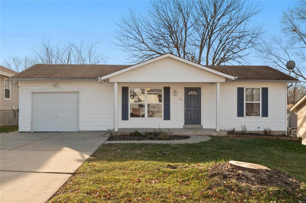 9 River Bluff Dr, Saint Peters, MO 63376