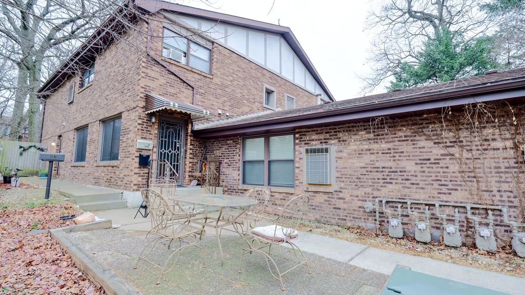 8281 S Archer Ave #103, Willow Springs, IL 60480