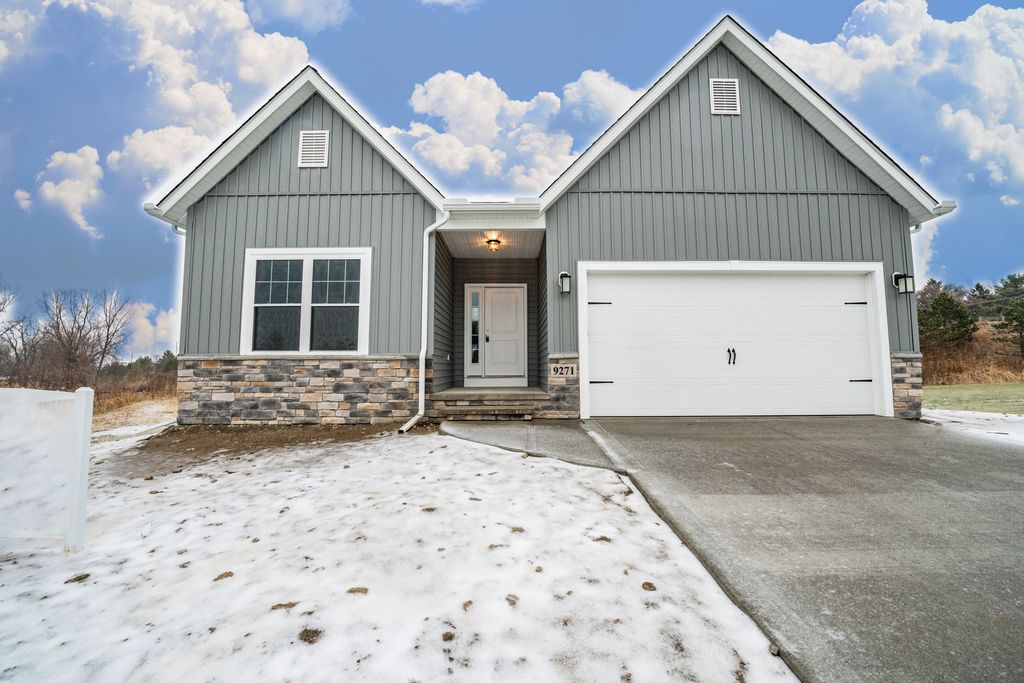 Briarwood Plan in Iris Place, Aurora, OH 44202