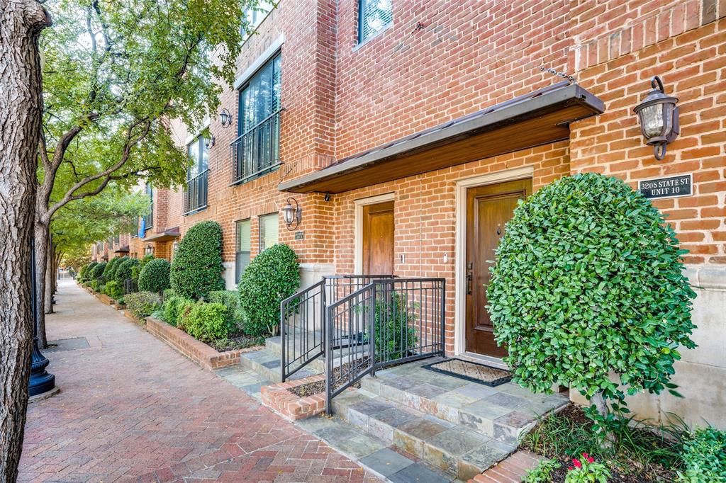 3205 State St #10, Dallas, TX 75204