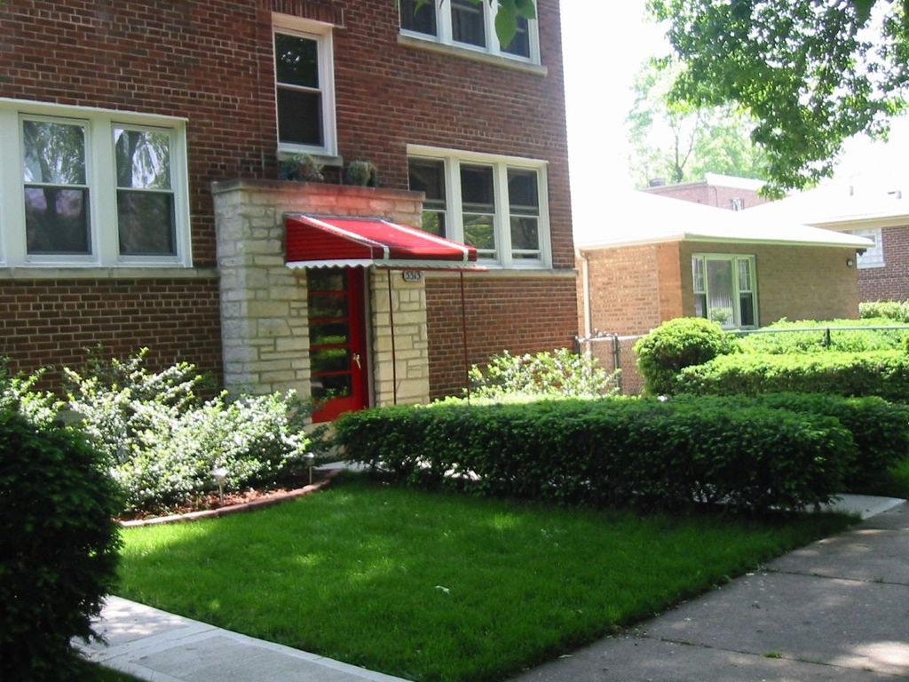 5313 N Virginia Ave #1N, Chicago, IL 60625