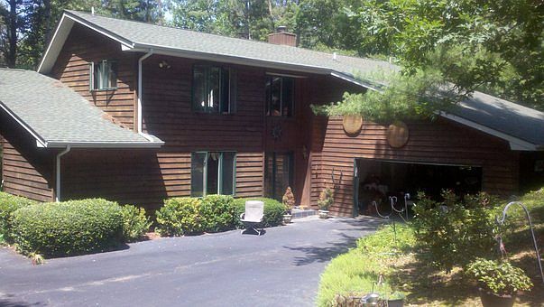2 Cornelia Ln, Weaverville, NC 28787