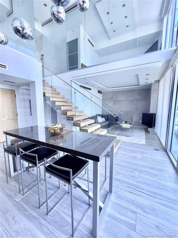 350 S Miami Ave #706, Miami, FL 33130