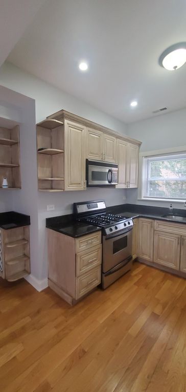 5517 N Central Ave #1, Chicago, IL 60630