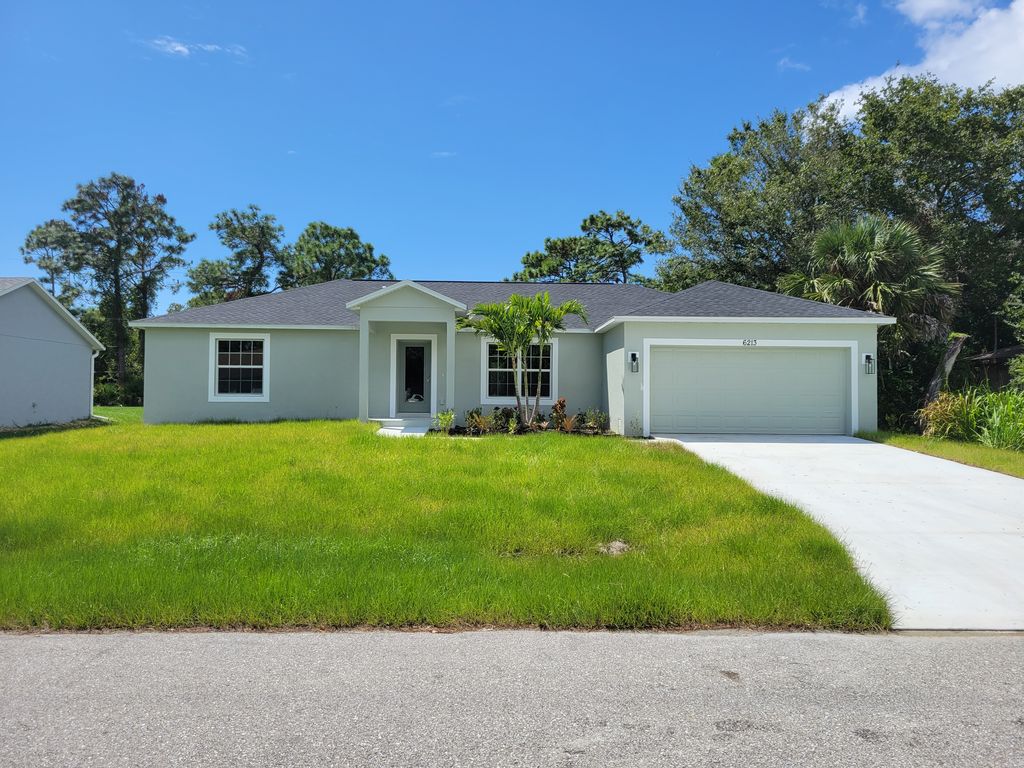 6253 Magee St, Englewood, FL 34224