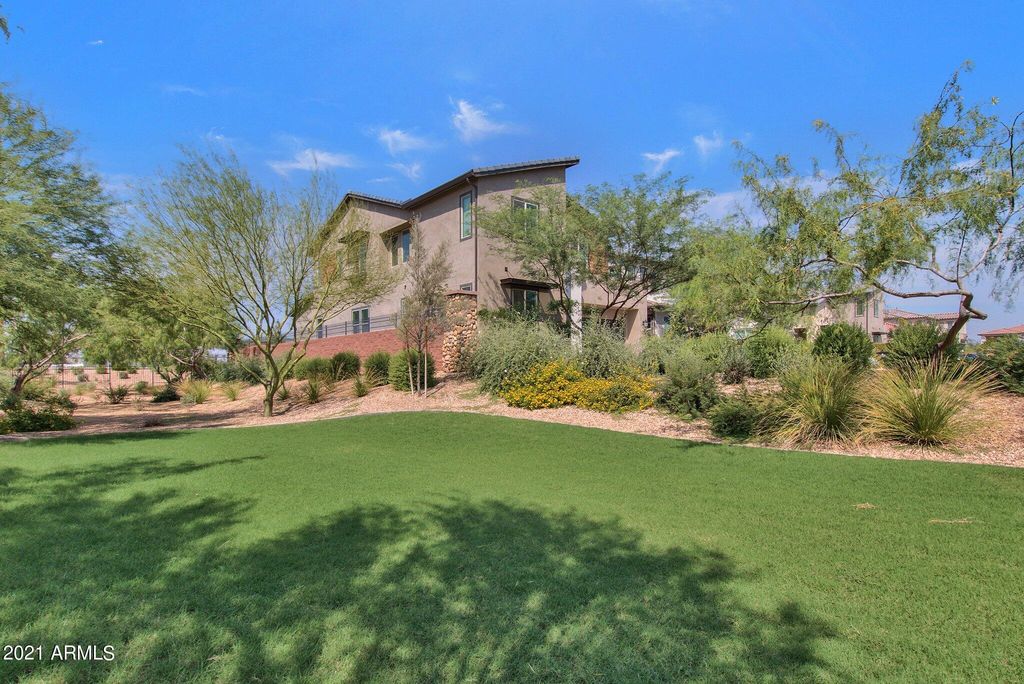 90 N Bay Dr, Gilbert, AZ 85233
