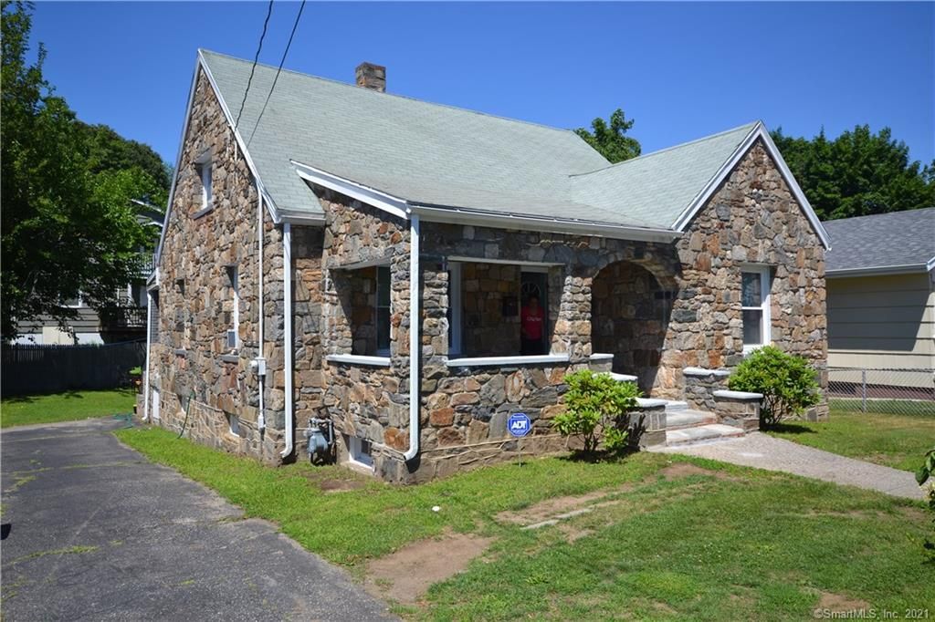 365 Chamberlain Ave, Bridgeport, CT 06606