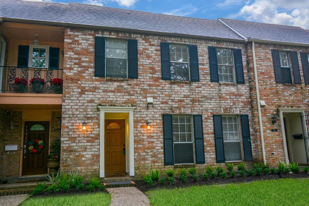 13040 Trail Hollow Dr, Houston, TX 77079