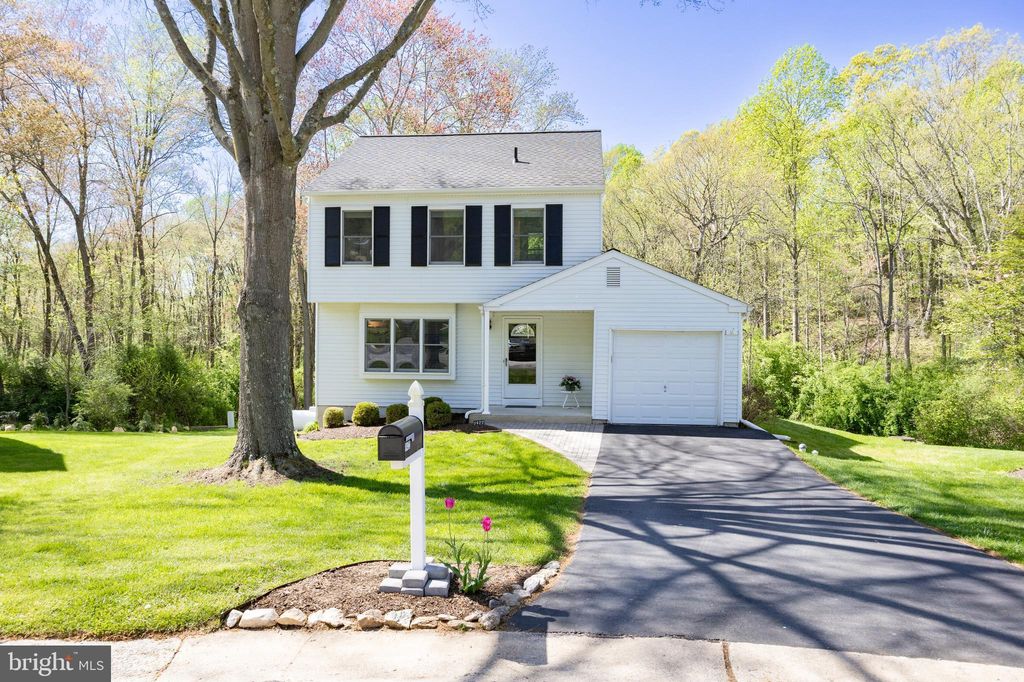 1422 Henry Dr, Downingtown, PA 19335