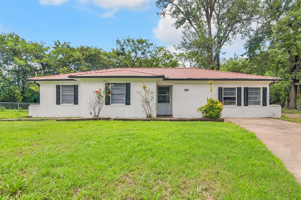 2050 Kyle Dr, Paris, TX 75460