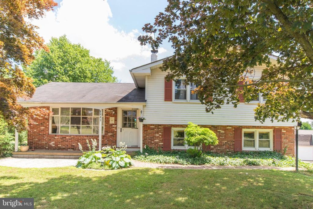 603 Upper Stump Rd, Chalfont, PA 18914