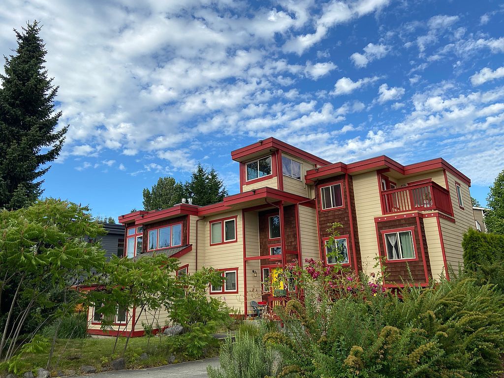 6536 102nd Ave NE, Kirkland, WA 98033