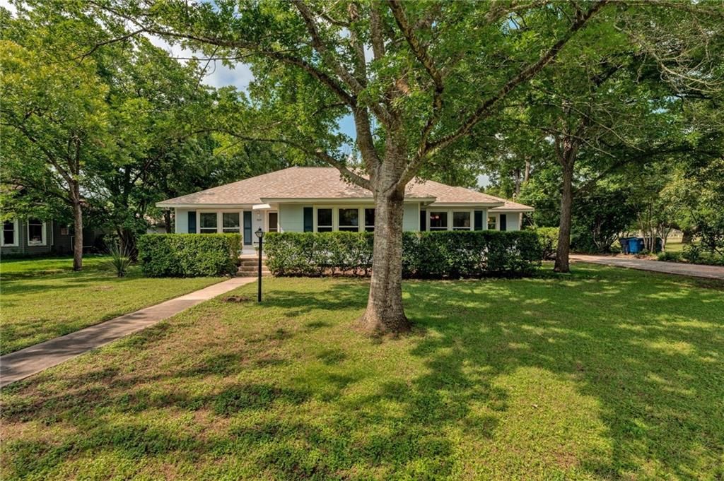 1004 N Main St, Elgin, TX 78621 Trulia