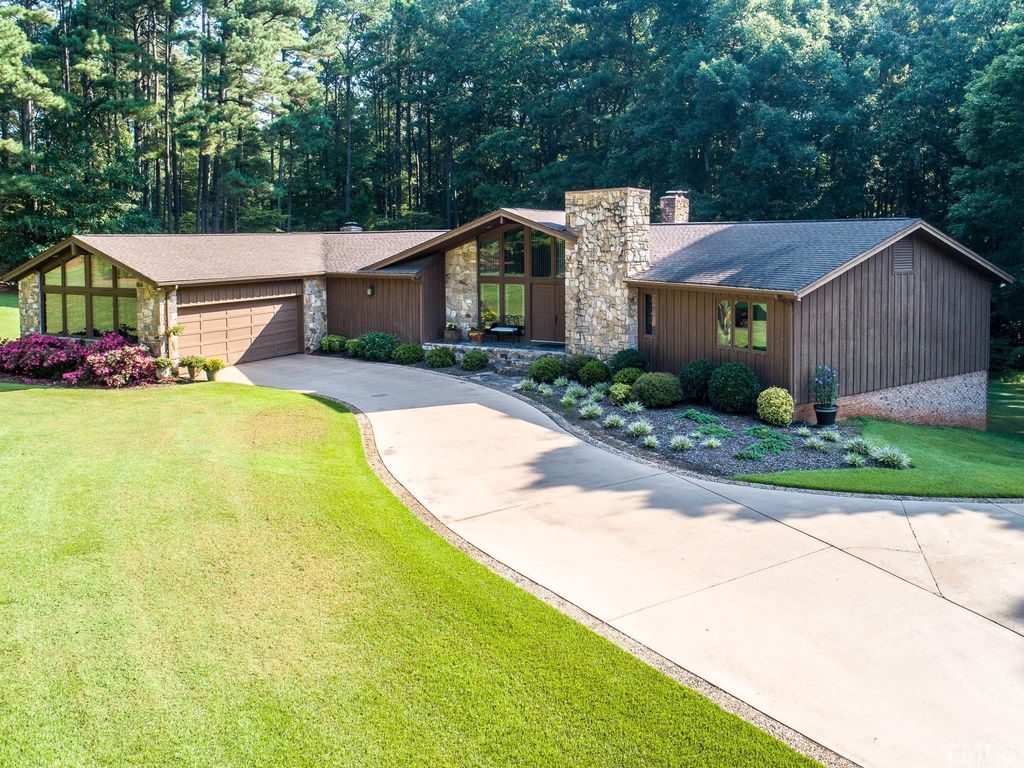 630 Country Ln, Cary, NC 27513