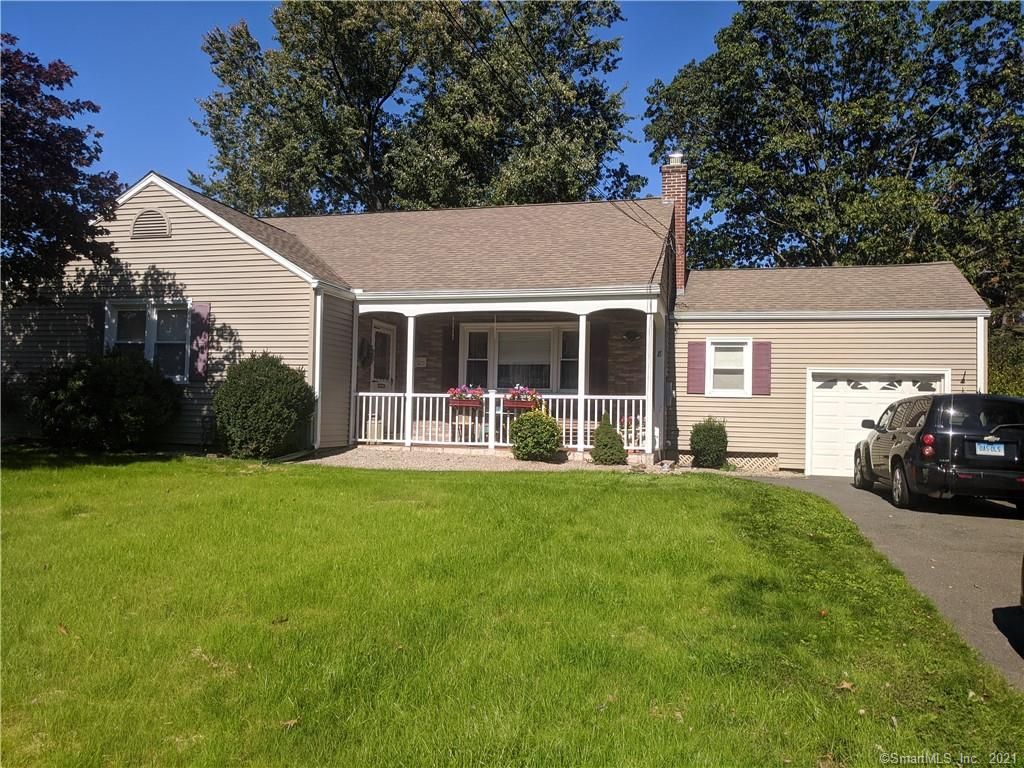 8 Carleton Rd, West Hartford, CT 06107