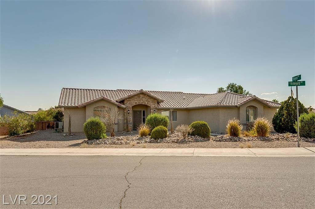 3631 E Vineyard Dr N, Pahrump, NV 89048