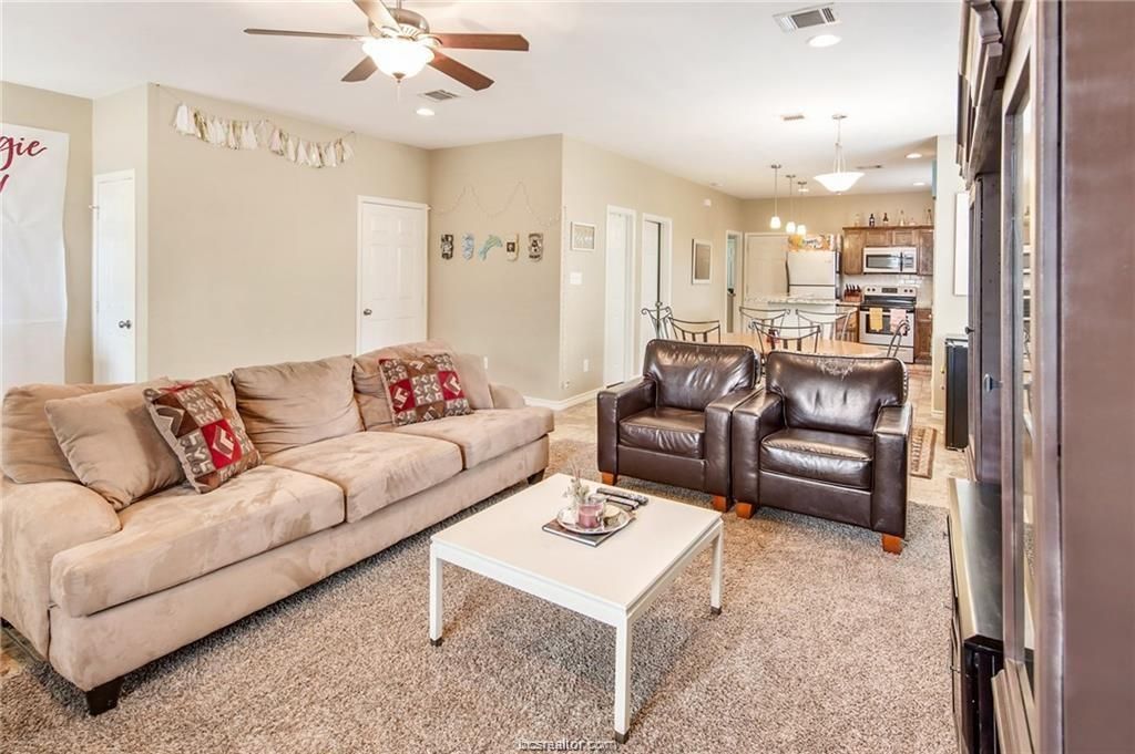 1601 Lenert Cir, College Station, TX 77840