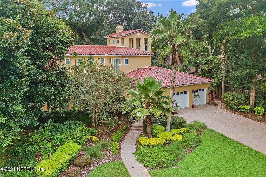 420 Snapping Turtle Ct E, Atlantic Beach, FL 32233