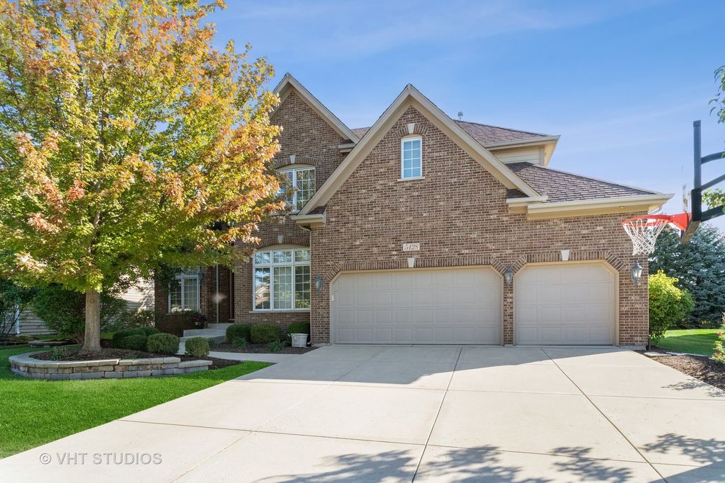 5428 Silk Oak Dr, Naperville, IL 60564