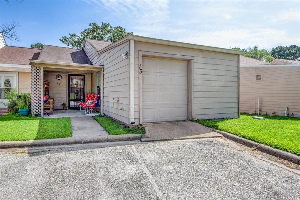 13 Townhouse Ln, Trinity, TX 75862