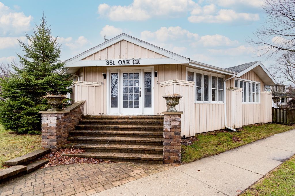 351 Oak Cir, Wilmette, IL 60091