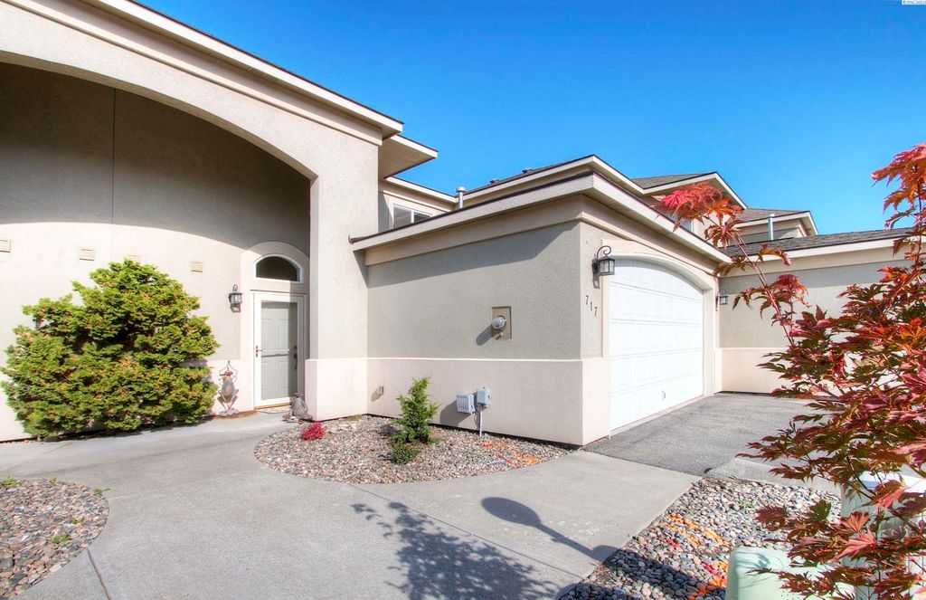 717 Hanford St, Richland, WA 99354