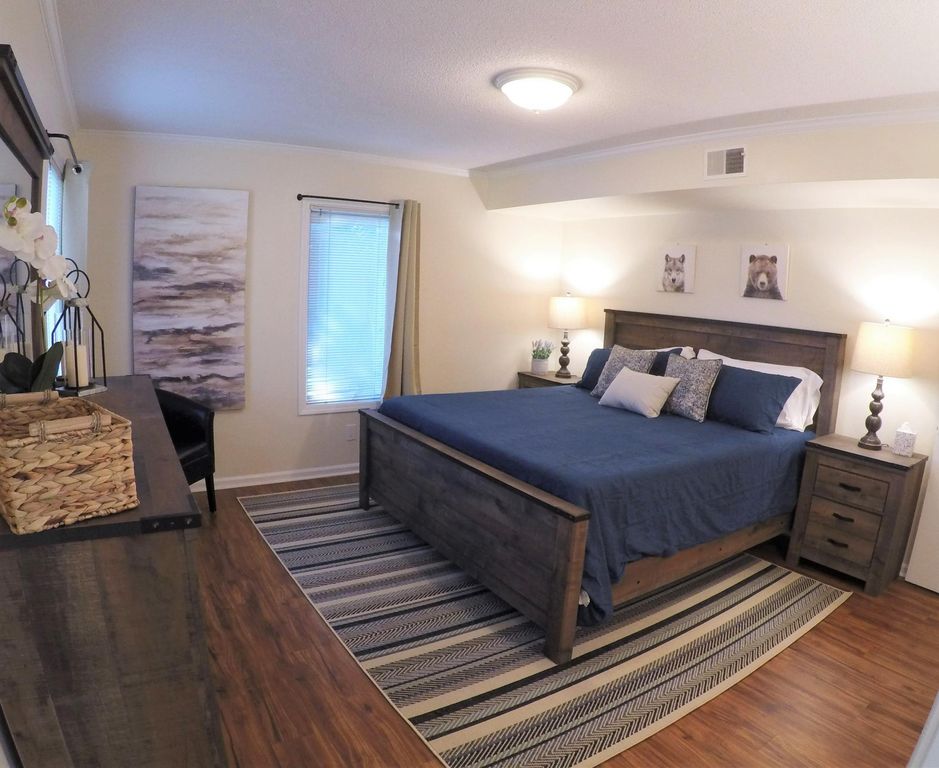 201 Racquet Club Rd #17, Asheville, NC 28803