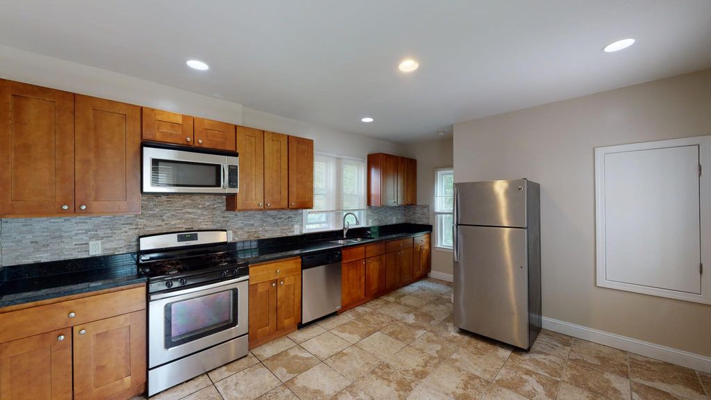 34 Pequit St, Canton, MA 02021