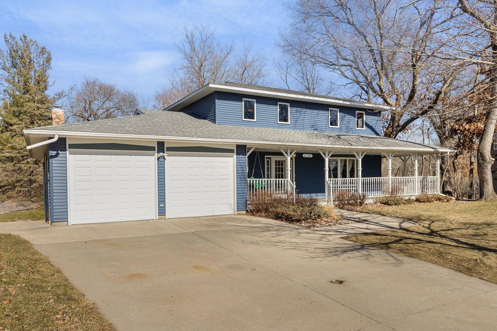 2349 Clover Ln, Red Wing, MN 55066