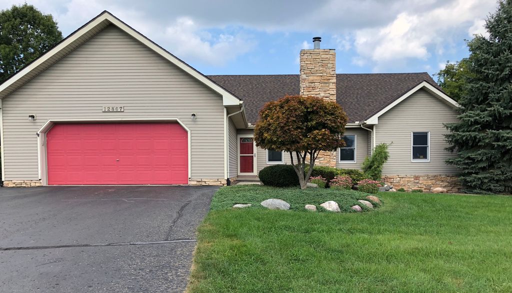 12867 10 Mile Rd, South Lyon, MI 3 Bed SingleFamily Home 37 Photos