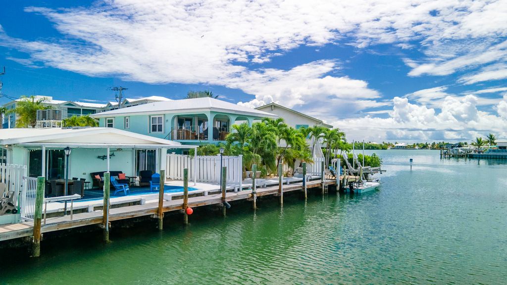 97 Coral Ln, Key Colony Beach, FL 33051